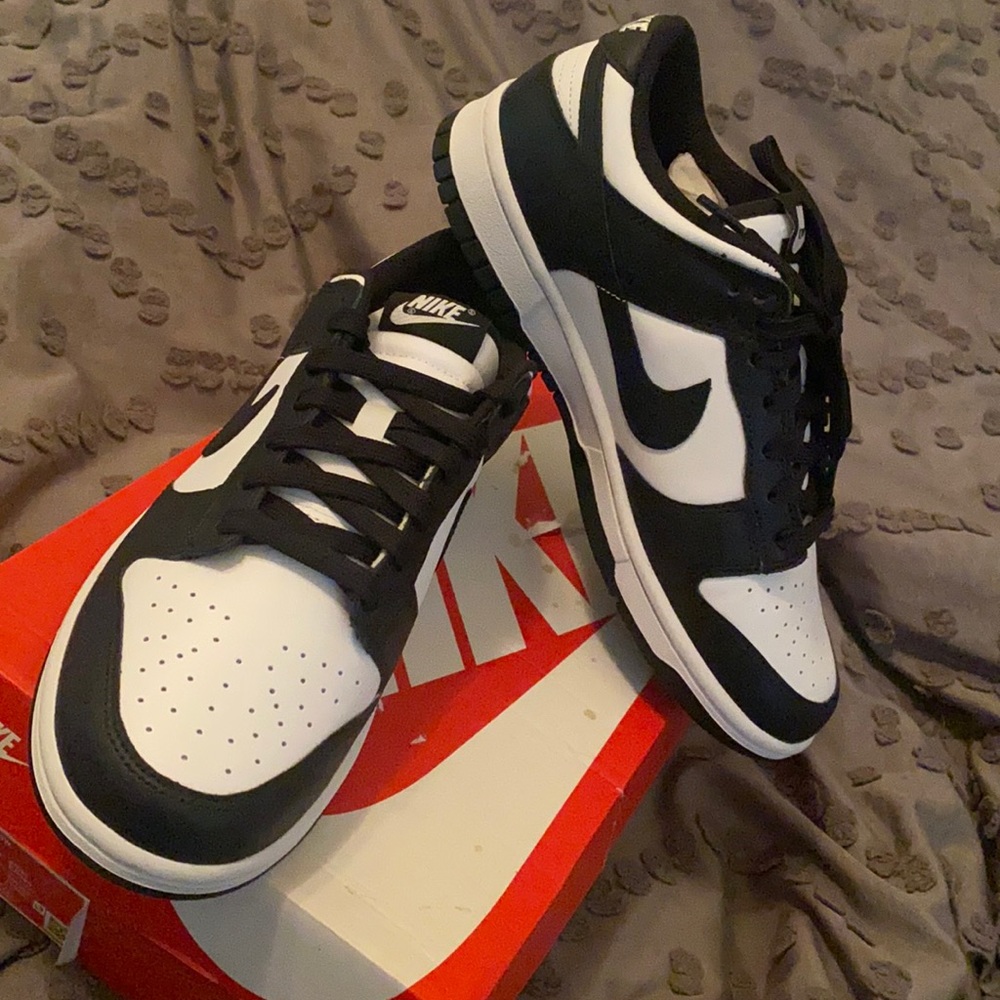 NIKE DUNK LOW